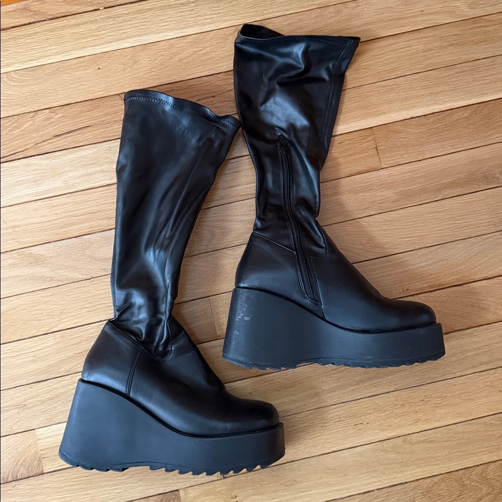 Steve Madden Black Platform Boots - Picture 2 of 4